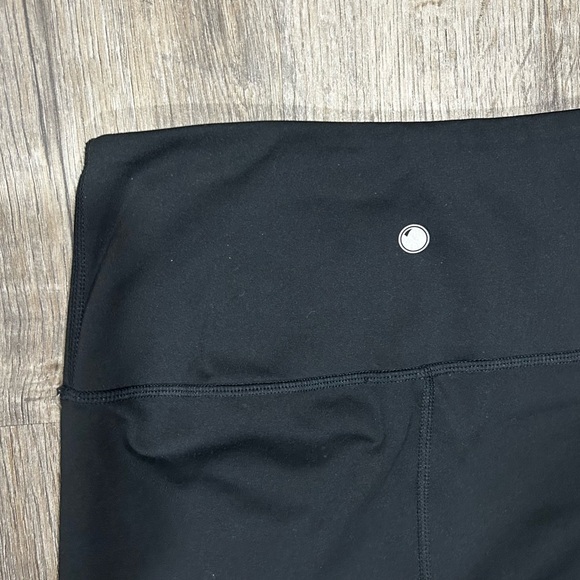 Yogalicious Black High-Waisted Women’s Athletic Shorts Size Extra Small - Picture 6 of 7